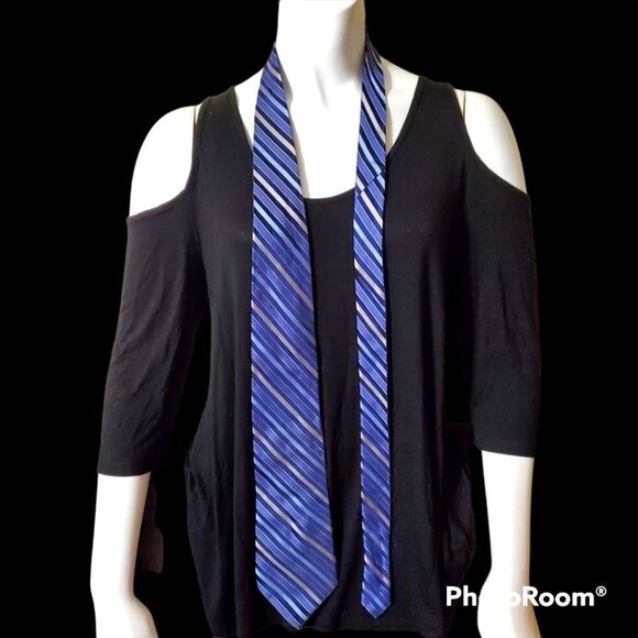 Calvin Klein Blue & Gray Striped Silk Tie - Picture 1 of 5